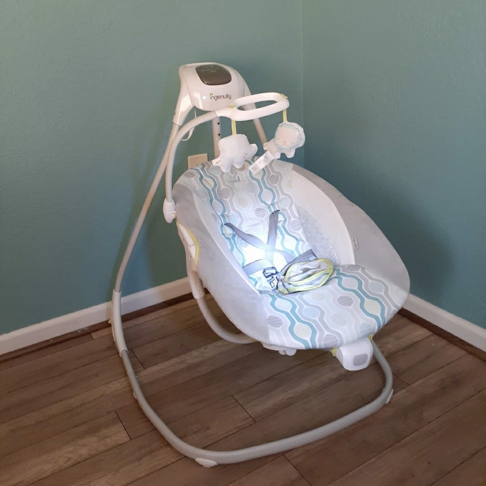Ingenuity swing with soothing vibrations